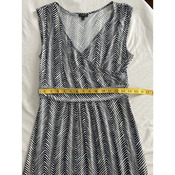 Talbots Jersey Maxi Dress Womens Size MP Navy White Striped Zig Zag Classic - Picture 8 of 9